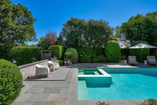 14 College Court, Larkspur Photo