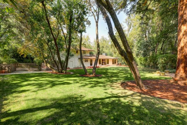 2 Sylvan Lane, Ross Photo