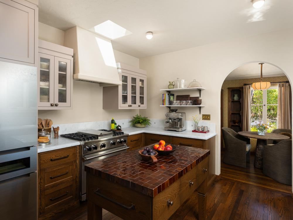100 Meadowcroft Drive #9